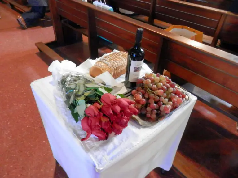 CÓMO REALIZAR LA OFRENDA DEL PAN EN LA MISA