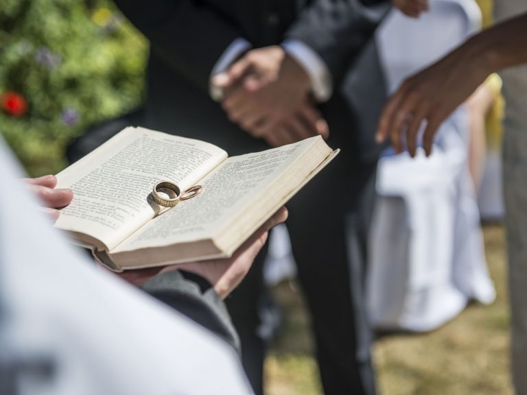 LO QUE DICE LA BIBLIA SOBRE EL MATRIMONIO CRISTIANO