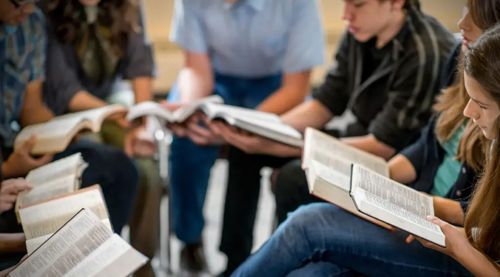 ¿COMO ESTUDIAR LA BIBLIA PARA BUEN PROVECHO CRISTIANO?